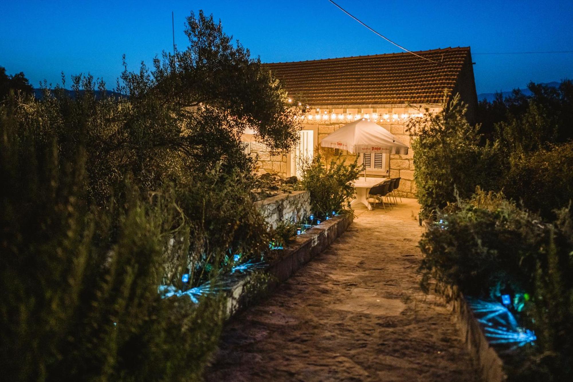 Hotel Orgula Lumbarda Exterior foto